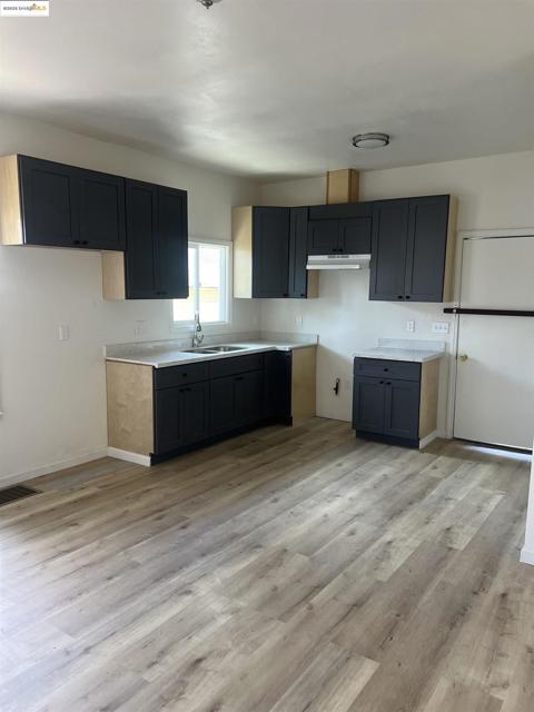 1155 N Pilgrim St, Stockton CA: https://media.crmls.org/mediaz/4bd73d75-2df9-45e8-adee-375a31014ee8.jpg