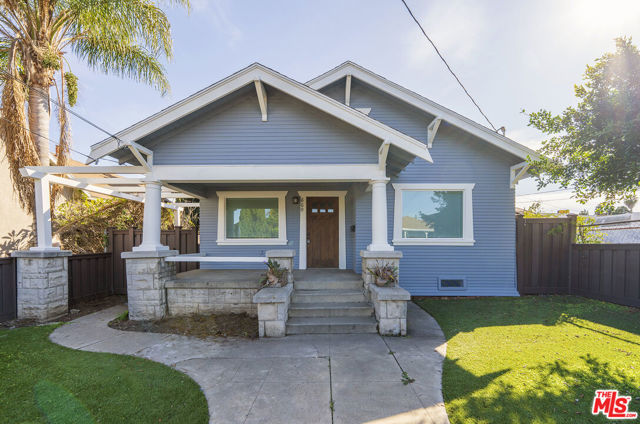 669 W Sepulveda Street, San Pedro CA: https://media.crmls.org/mediaz/4bd8ff78-7021-4ebe-87a5-48ef117e4854.jpg