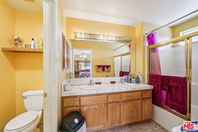 16185 Viho Road, Apple Valley CA: https://media.crmls.org/mediaz/4bd956ee-d661-47b7-aa59-12d35072ed6a.jpg