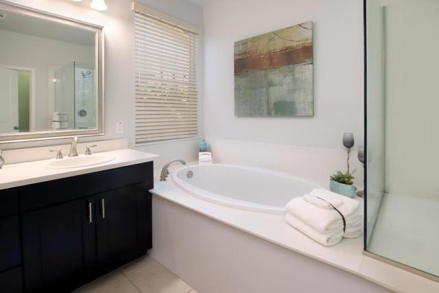 204 Sundance Drive, Hollister CA: https://media.crmls.org/mediaz/4bd96d4b-d3d2-420b-89b7-f1cbc43ca030.jpg
