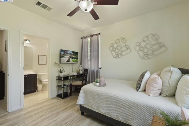 247 N Menlo Park Ct, Mountain House CA: https://media.crmls.org/mediaz/4bd9a5c8-ad03-4e1b-8e7a-9cafbb02ed79.jpg