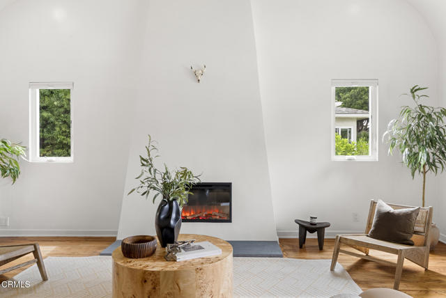 4160 Madison Avenue, Culver City CA: https://media.crmls.org/mediaz/4bdaa2e1-2d73-4921-9436-5fd60a4c0db4.jpg