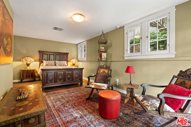 955 W Avenue 37, Los Angeles CA: https://media.crmls.org/mediaz/4bdabb6e-6757-4219-8def-32093ef3b38f.jpg