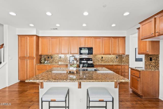 Detail Gallery Image 23 of 65 For 8240 Silver Cir, Ventura,  CA 93004 - 3 Beds | 2/1 Baths