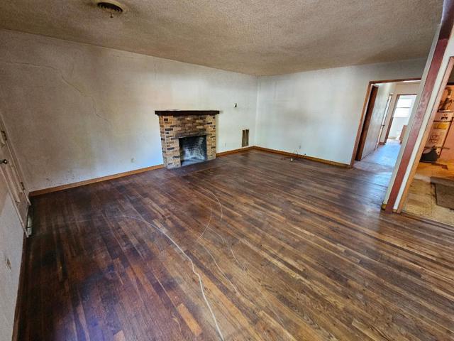 3234 Hoover Street, Redwood City CA: https://media.crmls.org/mediaz/4bdb2de5-67a3-451b-96c2-56a12b2351d5.jpg