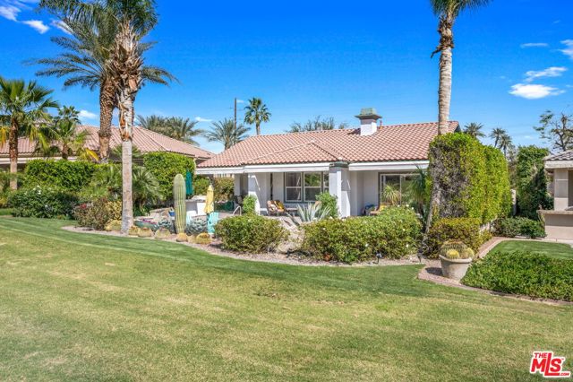 56645 Mountain, La Quinta CA: https://media.crmls.org/mediaz/4bdb56e4-3224-4fb2-a95a-01ddd0766ec4.jpg
