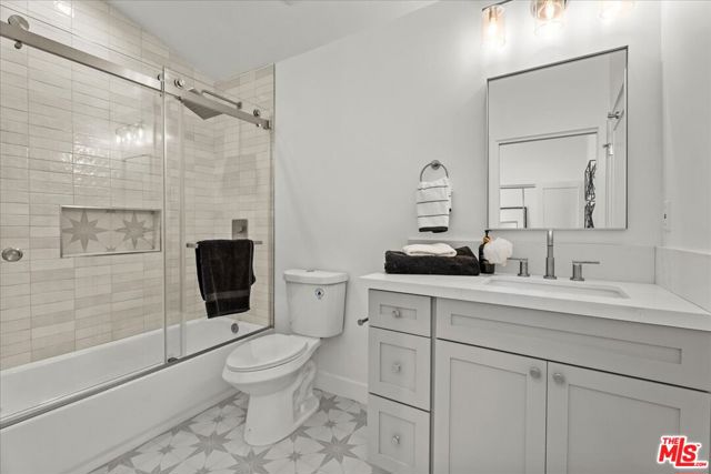 7901 Winsford Avenue, Los Angeles CA: https://media.crmls.org/mediaz/4bdbdb7a-16f9-43a7-ac42-69340b202322.jpg