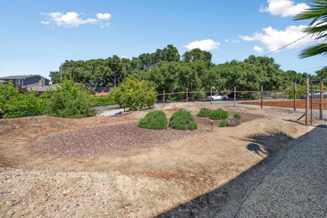 15315 Kennedy Road, Los Gatos CA: https://media.crmls.org/mediaz/4bdcc652-fa60-46d5-8c7e-8a9a4b98b8cd.jpg