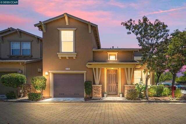 10708 Prince Royal Ct, Oakland CA: https://media.crmls.org/mediaz/4bdd96ae-3577-4929-9a0f-85ed741522a0.jpg