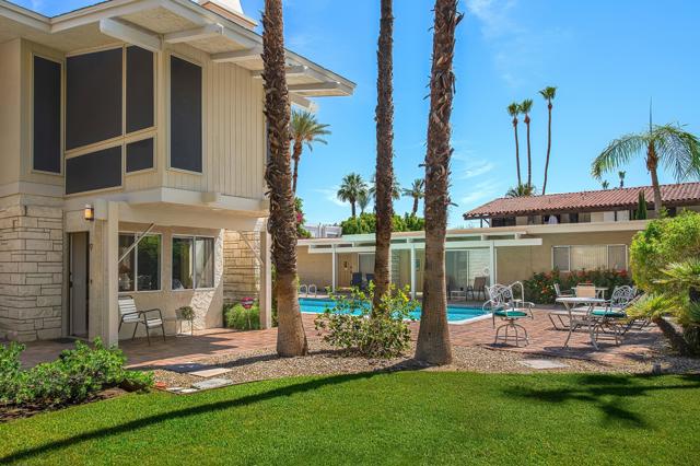 290 S San Jacinto Drive, Palm Springs CA: https://media.crmls.org/mediaz/4bde01ef-6104-492b-82ad-9542d9c4fe43.jpg