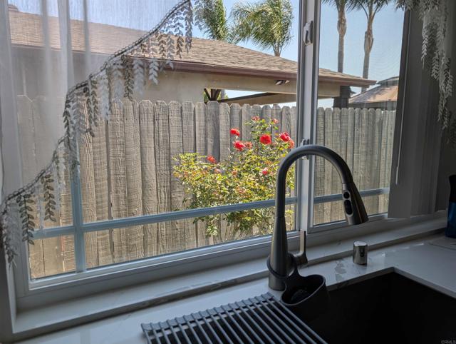 564 Larchwood Drive, San Marcos CA: https://media.crmls.org/mediaz/4bdeac29-4f6d-4448-8691-184067a9d614.jpg