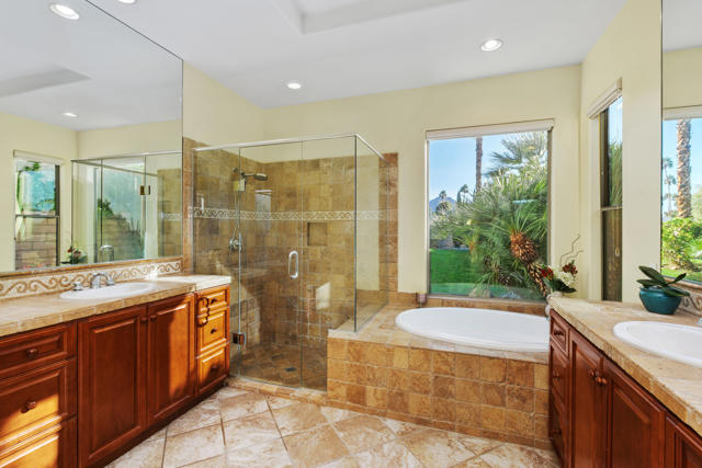 77869 Desert Drive, La Quinta CA: https://media.crmls.org/mediaz/4bdf1b6d-bb8f-41ba-9440-c92c9aab750e.jpg