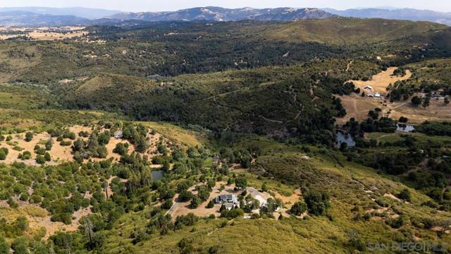 16690 Iron Springs Rd, Julian CA: https://media.crmls.org/mediaz/4bdf4665-18f6-46b8-89e3-d33e3467568d.jpg
