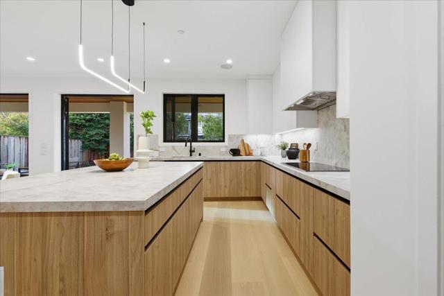 852 La Para Avenue, Palo Alto CA: https://media.crmls.org/mediaz/4bdf91a6-2c11-4037-8da4-43e07d9cf24d.jpg