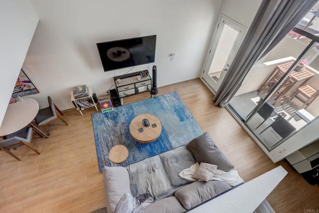 2064 Kettner Boulevard, San Diego CA: https://media.crmls.org/mediaz/4bdfbdb3-3a9c-4fb4-af7e-52863aada9ce.jpg