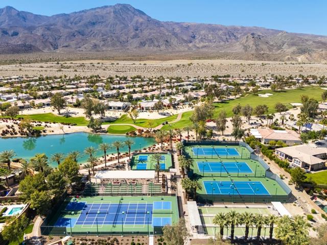 60284 Honeysuckle Street, La Quinta CA: https://media.crmls.org/mediaz/4bdfd007-787a-4bba-b940-0cb4f01dd6e5.jpg