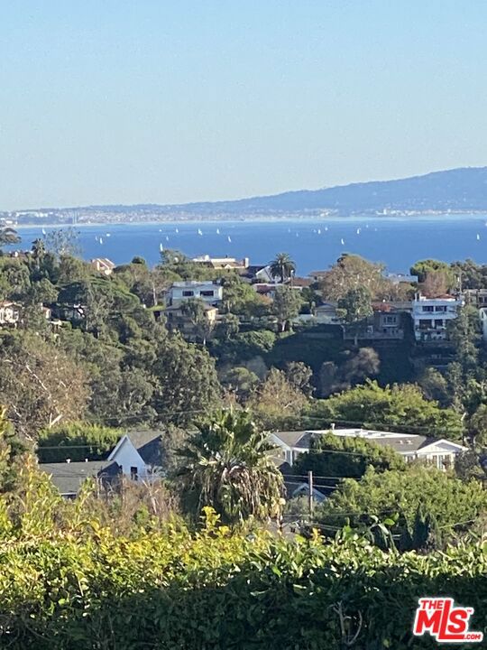 16632 Linda Terrace, Pacific Palisades, CA 90272