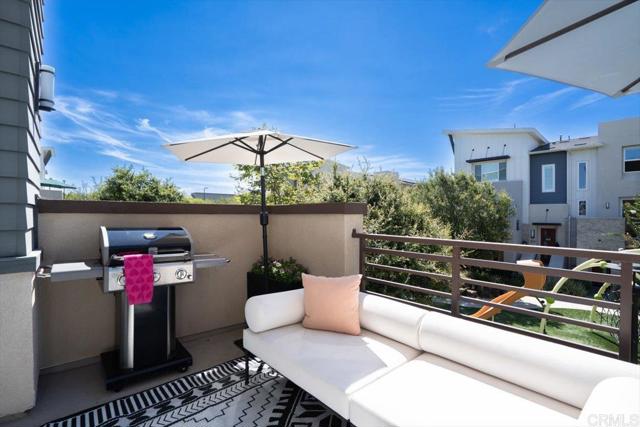 Detail Gallery Image 6 of 35 For 6124 Colt Pl #101,  Carlsbad,  CA 92009 - 3 Beds | 2/2 Baths