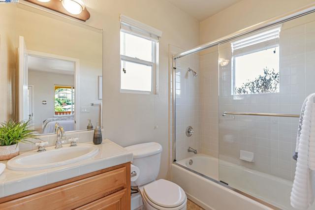Image 41 of 51 For 9542 Velvet Leaf Cir