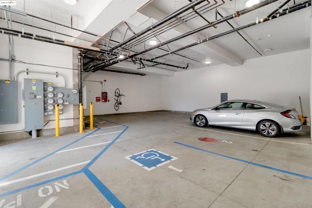 410 Webster St, Oakland CA: https://media.crmls.org/mediaz/4be2199e-0c5e-470f-9ddc-7bd75ccf7eac.jpg