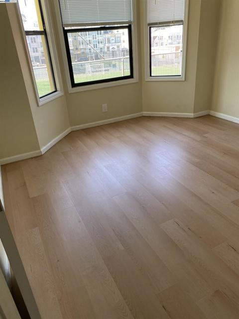 876 Valencia, San Francisco CA: https://media.crmls.org/mediaz/4be29ffe-6ff6-4f5a-af0e-0dd8c5d9ef9b.jpg