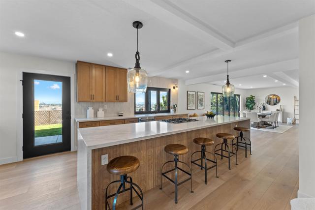 5777 Desert View Drive, La Jolla CA: https://media.crmls.org/mediaz/4be2bab6-03d0-4248-8b16-b913e05f4678.jpg