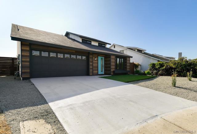 6035 Harps Ct, San Diego CA: https://media.crmls.org/mediaz/4be329e1-e471-4058-be7d-1292861a8a2c.jpg