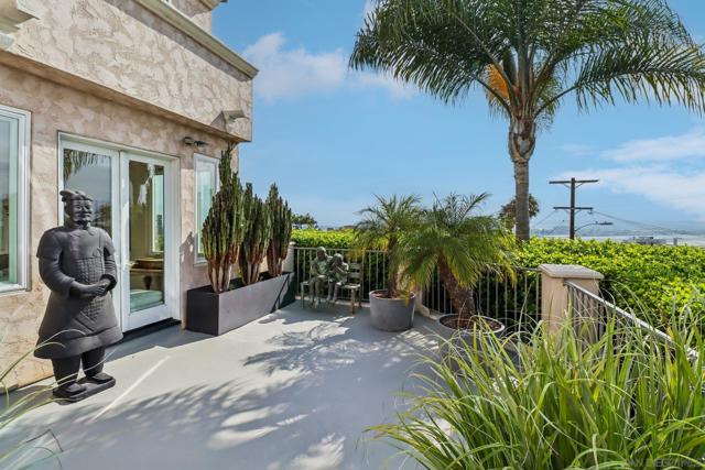 1295 W Redwood St, San Diego CA: https://media.crmls.org/mediaz/4be38242-faa5-43b2-beb7-51c9dfc9df9d.jpg