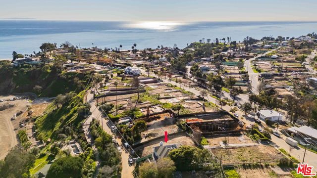 575 N Marquette Street, Pacific Palisades CA: https://media.crmls.org/mediaz/4be3ab13-9870-4281-8b5e-3eee4f552cf3.jpg