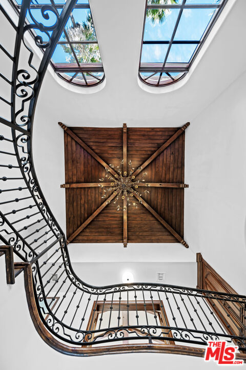 2347 E Valley Road, Santa Barbara CA: https://media.crmls.org/mediaz/4be4d75f-2aad-4298-9354-3df57b7bd3d5.jpg