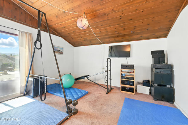 1589 N Alva Circle, Simi Valley CA: https://media.crmls.org/mediaz/4be5289b-5f88-4948-9df3-354dd1a5da4d.jpg