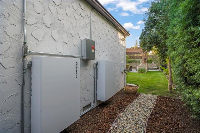 16760 Magneson Loop, Los Gatos CA: https://media.crmls.org/mediaz/4be5546d-af8d-4061-8c01-28d31fd8abc4.jpg