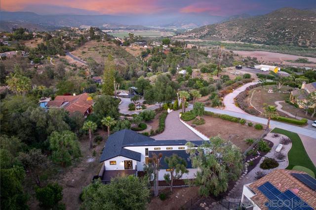 2927 Lawrence Ln, Escondido CA: https://media.crmls.org/mediaz/4be5bbc8-d84e-4f10-a973-2cd0de3bf9b2.jpg