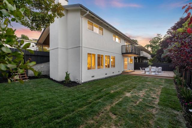 3706 Laurel Way, Redwood City CA: https://media.crmls.org/mediaz/4be6079e-77a7-4a0c-ae81-7ffcb6c51508.jpg