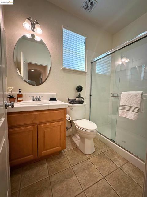 1327 Remington Ct, Tracy CA: https://media.crmls.org/mediaz/4be6249f-5fda-46f9-9e7a-950a841dc74f.jpg