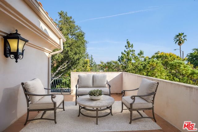 868 Braewood Court, South Pasadena CA: https://media.crmls.org/mediaz/4be67fcd-279b-4e40-8789-5aeb97addbfb.jpg