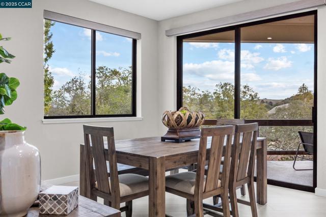 3535 Terra Granada Dr, Walnut Creek CA: https://media.crmls.org/mediaz/4be75de9-8478-4517-98c6-3159b9126299.jpg