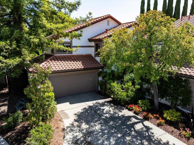116 Calle Nivel, Los Gatos CA: https://media.crmls.org/mediaz/4be8a1fd-f282-4da6-80e3-f0c4d28697d5.jpg