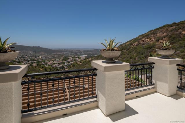 1432 Schoolhouse Way, San Marcos CA: https://media.crmls.org/mediaz/4be8b1db-5a5a-4ac5-a407-54ab777279e3.jpg