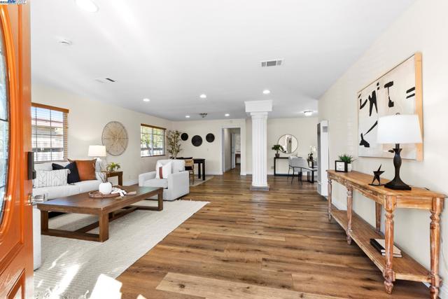 6176 Thomas Ave, Newark CA: https://media.crmls.org/mediaz/4be94514-0642-455d-ae49-9e96c2729b13.jpg
