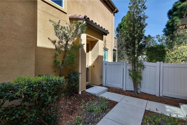 Detail Gallery Image 2 of 41 For 1278 via Fanal, Oceanside,  CA 92056 - 4 Beds | 2/1 Baths