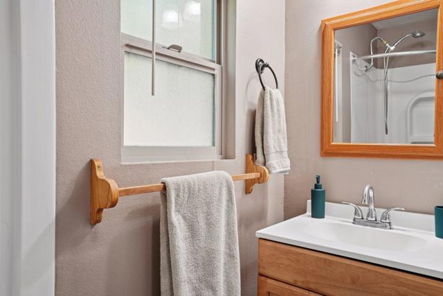 25140 Lodge Road, Idyllwild CA: https://media.crmls.org/mediaz/4be96064-eb05-4eb3-b245-c5647f61fe3f.jpg