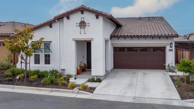2102 White Oak Drive, Hollister CA: https://media.crmls.org/mediaz/4be972f0-286f-4944-8068-4d5e214a8412.jpg