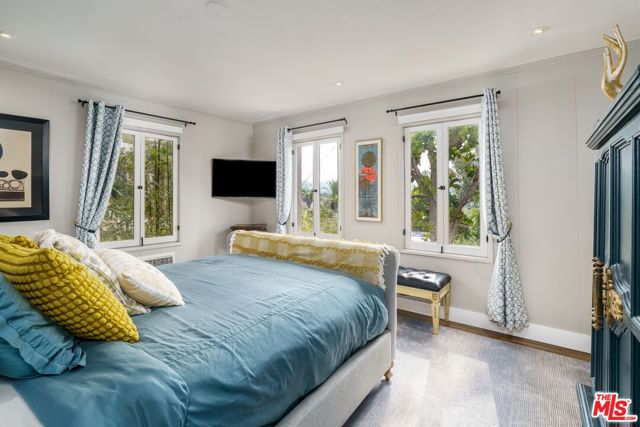 2066 GLENCOE Way, Los Angeles CA: https://media.crmls.org/mediaz/4be9ae8f-2adc-4d05-a338-8deb62acf19e.jpg