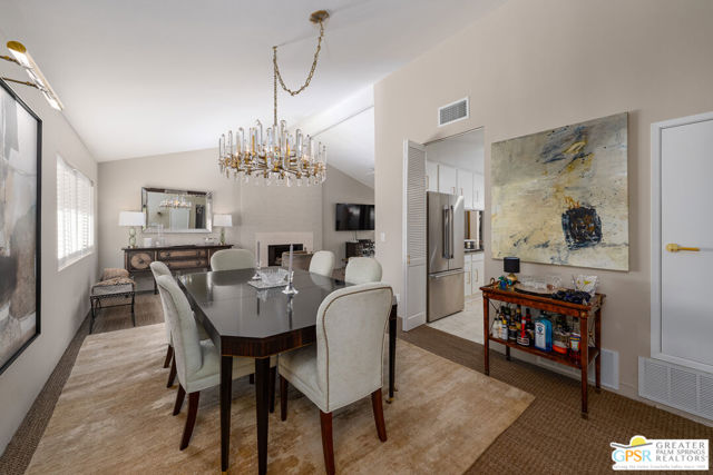 566 N Sunset Way, Palm Springs CA: https://media.crmls.org/mediaz/4bea45ba-12c5-4bfb-a0e4-ffe869f194f1.jpg