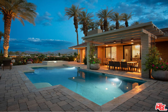4 Trinity Court, Rancho Mirage CA: https://media.crmls.org/mediaz/4bea62b6-38d2-4c9b-8617-c1a44ebce822.jpg