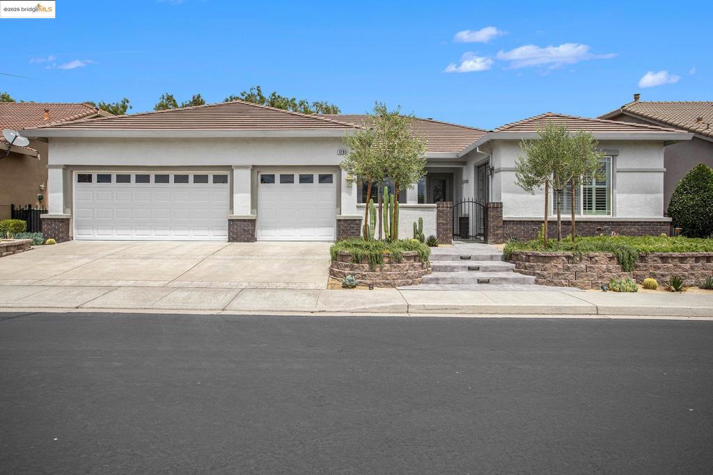 1283 St Edmunds Way
