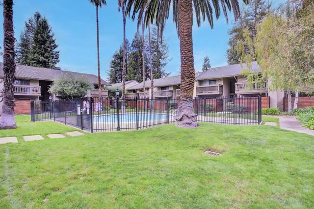 2742 Oak Road, Walnut Creek CA: https://media.crmls.org/mediaz/4bebae51-8519-478a-b95b-d9da7f9aa7d2.jpg