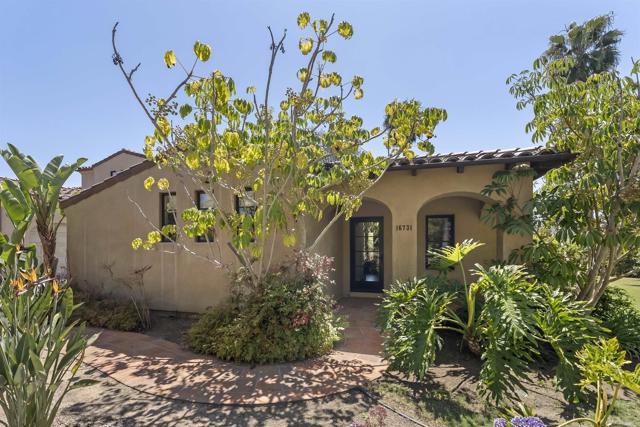 Detail Gallery Image 8 of 49 For 16733 Calle Hermosa, San Diego,  CA 92127 - 6 Beds | 6/1 Baths