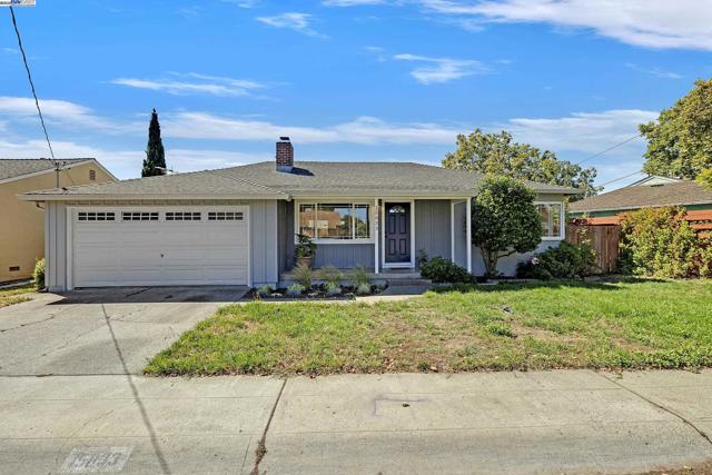 15833 Via Toledo, San Lorenzo CA: https://media.crmls.org/mediaz/4becb512-cbd6-4a15-a749-3d1ee70b8141.jpg